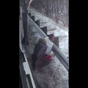 Greyhound bus fight Ohio        "OFFICIAL VIDEO" - YouTube