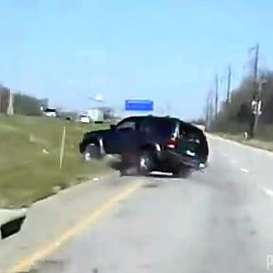 Raw Dashcam Video: Grandview Police Chase Ends In Rollover Crash - YouTube