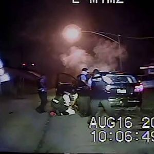 Man charged in shooting that wounded Chicago Police officer - YouTube