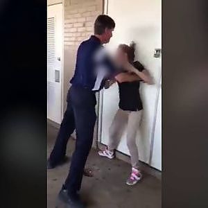 Alabama high school student uses stun gun on teacher - YouTube