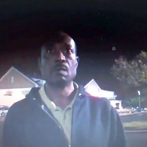 N.J. State Trooper buys meal for man outside grocery store - YouTube