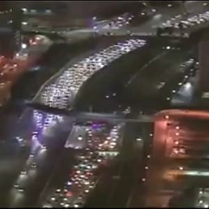 Trump protesters shut down 101 freeway in Los Angeles - YouTube