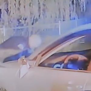 Dashcam shows suspect accidently running himself over - YouTube